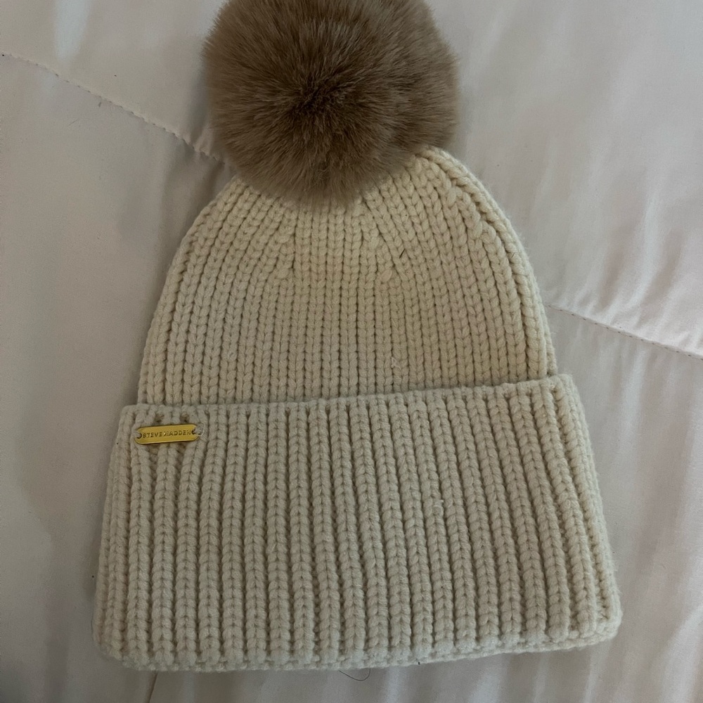 beige steve madden winter hat
